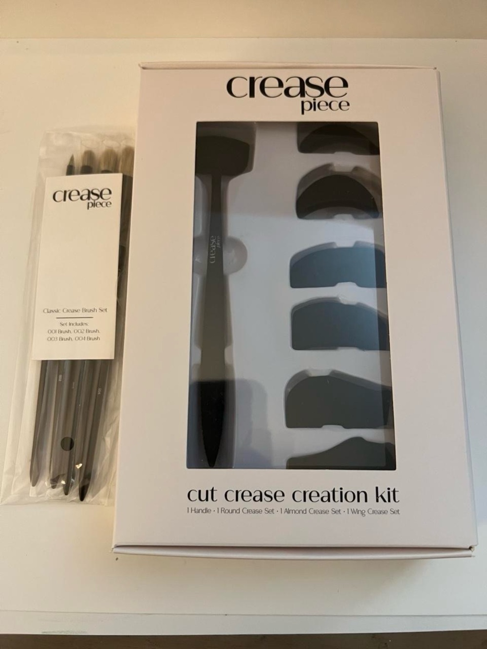 Crease Piece Cut Crease Creation Kit &  4 piece Brush Set Eye Makeup Tools NEW